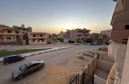 شقة - 3 غرف نوم - 3 حمامات للبيع في المجاورة الثالثة - الحي الثالث شرق - مدينة الشروق - القاهرة