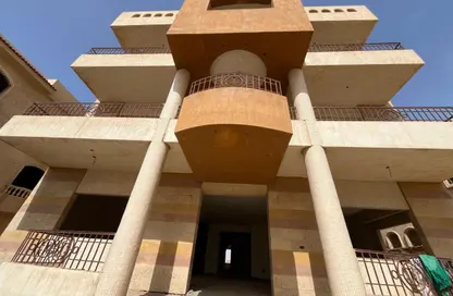 Villa - 7+ Bedrooms - 5 Bathrooms for sale in Al Shorouk Road - 1st Neighborhood - 8th District - Shorouk City - Cairo