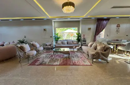 Villa - 7+ Bedrooms - 5 Bathrooms for rent in Madinaty - Cairo