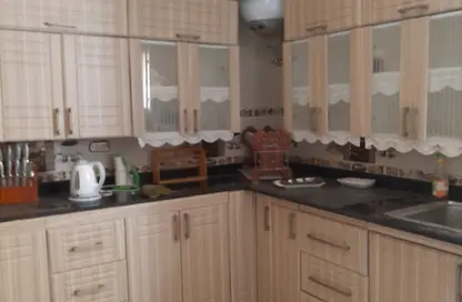 شقة - 4 غرف نوم - 4 حمامات للبيع في شرق الاكاديمية - مدينة القاهرة الجديدة - القاهرة