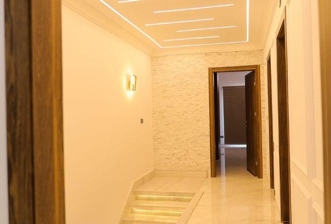 8040774 - Property Image 2
