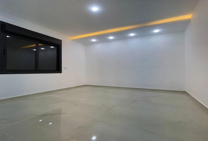 8193832 - Property Image 3