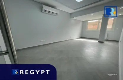 Office Space - Studio - 2 Bathrooms for rent in Street 10 - Maadi - Hay El Maadi - Cairo