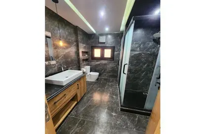 Apartment - 2 Bedrooms - 2 Bathrooms for rent in 50th Street - Zahraa El Maadi - Hay El Maadi - Cairo