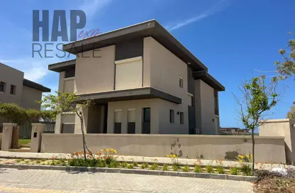 Villa - 4 Bedrooms - 4 Bathrooms for sale in Swan Lake North Coast - Qesm Ad Dabaah - North Coast Villa - 4 Bedrooms - 4 Bathrooms for sale in Swan Lake North Coast - Qesm Ad Dabaah - North Coast