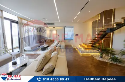 شقة - 3 غرف نوم - 3 حمامات للبيع في سكاي لاين - سموحة - حي شرق - الاسكندرية