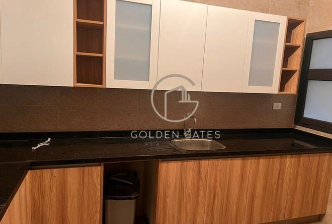 8372589 - Property Image 3