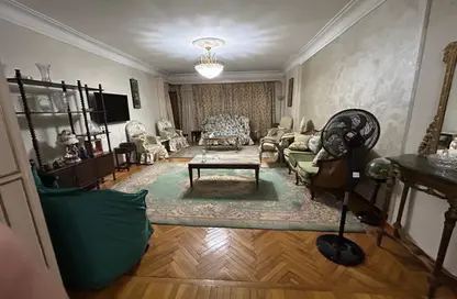 Apartment - 3 Bedrooms - 2 Bathrooms for sale in Shooting Club Street - Dokki - Giza