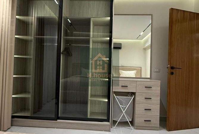 8222800 - Property Image 2