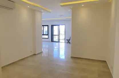 شقة - 3 غرف نوم - 3 حمامات للايجار في ذا كورت ياردز - كمبوندات الشيخ زايد - الشيخ زايد - الجيزة