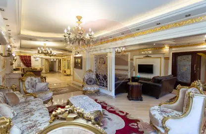 شقة - 5 غرف نوم - 3 حمامات للبيع في سموحة - حي شرق - الاسكندرية
