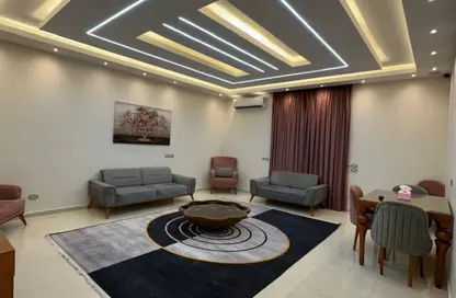 Apartment - 3 Bedrooms - 2 Bathrooms for sale in Ganoob El Acadimia - New Cairo City - Cairo