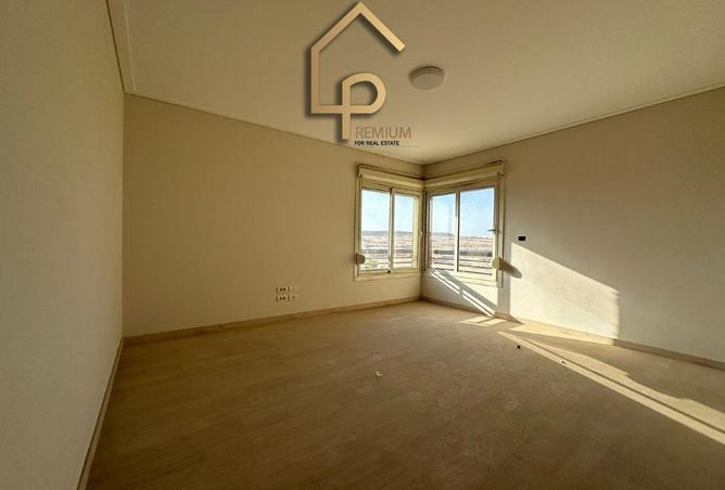 8220704 - Property Image 3