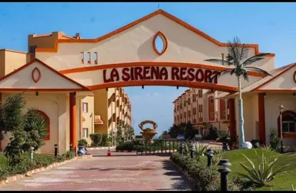 Chalet - 2 Bedrooms - 1 Bathroom for sale in Lasirena Resort - Al Ain Al Sokhna - Suez