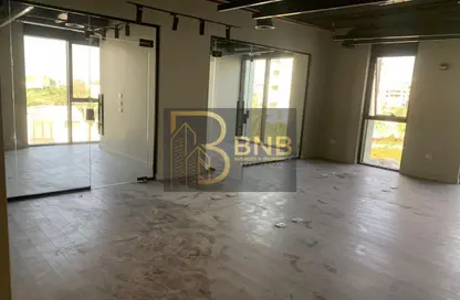 Office Space - Studio - 2 Bathrooms for rent in Hyde Park - 5th Settlement Compounds - The 5th Settlement - New Cairo City - Cairo