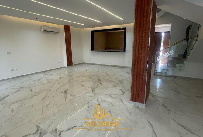 8293896 - Property Image 2