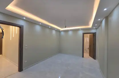 Apartment - 3 Bedrooms - 2 Bathrooms for rent in Zahraa El Maadi - Hay El Maadi - Cairo