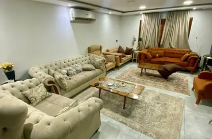 شقة - 3 غرف نوم - 3 حمامات للبيع في شارع سعيد زكريا - حي السفارات - مدينة نصر - القاهرة