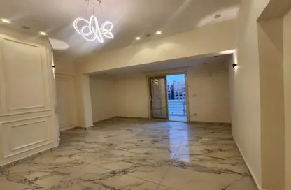 Apartment - 3 Bedrooms - 3 Bathrooms for sale in Wissa Wassef  St. - Giza District - Ganoub El Giza - Giza