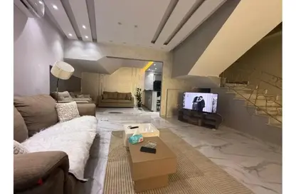 Duplex - 4 Bedrooms - 3 Bathrooms for rent in Al Mohandes Ahmed Kamal Hamdy St. - 16th District - Sheikh Zayed City - Giza