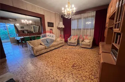 Apartment - 3 Bedrooms - 2 Bathrooms for sale in Mohamed Farid St. - El Hegaz Square - El Nozha - Cairo