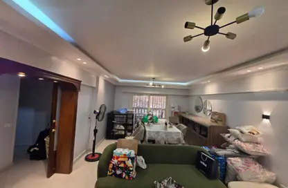 Apartment - 2 Bedrooms - 1 Bathroom for rent in Zahraa El Maadi - Hay El Maadi - Cairo