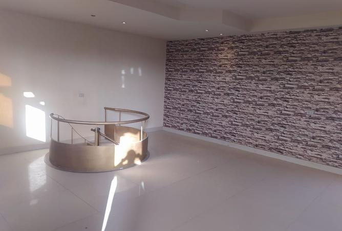 8413853 - Property Image 2