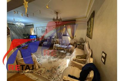 Apartment - 3 Bedrooms - 2 Bathrooms for sale in Fareek Awal Ali Amer St. - 6th Zone - Nasr City - Cairo