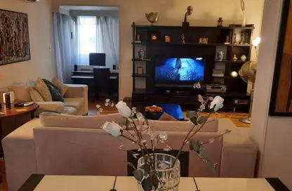 Apartment - 2 Bedrooms - 1 Bathroom for rent in Zamalek - Cairo