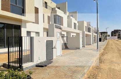 Villa - 3 Bedrooms - 2 Bathrooms for sale in Sodic East - 6th District - New Heliopolis - Cairo