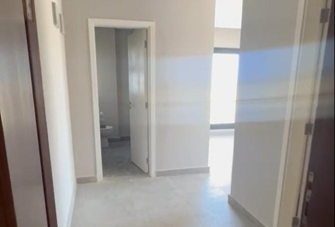 8049260 - Property Image 3