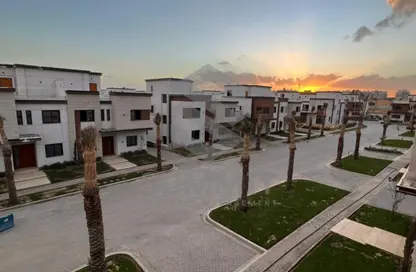 Townhouse - 4 Bedrooms - 5 Bathrooms for sale in Azzar - 5th Settlement Compounds - The 5th Settlement - New Cairo City - Cairo