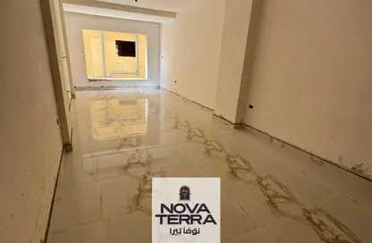 Apartment - 3 Bedrooms - 2 Bathrooms for sale in Royal Gardens - Sheikh Zayed Compounds - Sheikh Zayed City - Giza