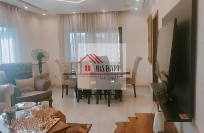 شقة - 4 غرف نوم - 3 حمامات للايجار في شارع شهاب - المهندسين - الجيزة