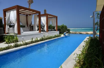 Chalet - 2 Bedrooms - 2 Bathrooms for sale in Mountain View - Ras Al Hekma - North Coast