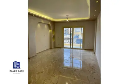 Apartment - 3 Bedrooms - 2 Bathrooms for rent in Al Khamayel city - Sheikh Zayed Compounds - Sheikh Zayed City - Giza