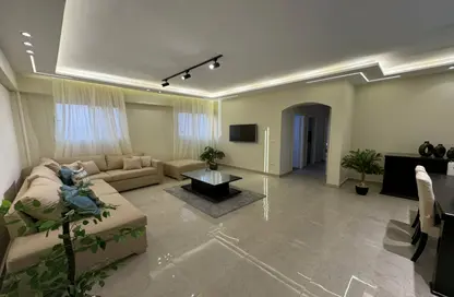Apartment - 2 Bedrooms - 1 Bathroom for rent in Area B - Ganoob El Acadimia - New Cairo City - Cairo