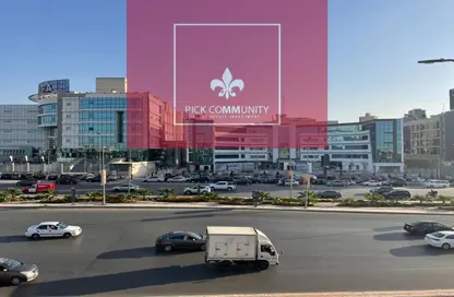 Apartment - 3 Bedrooms - 3 Bathrooms for sale in Service Road - Ganoob El Acadimia - New Cairo City - Cairo