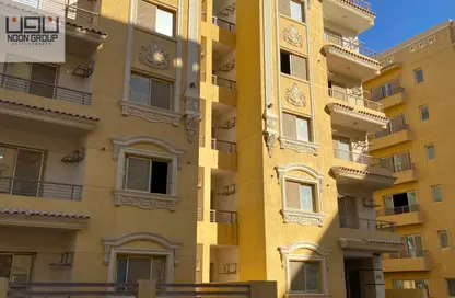 Apartment - 3 Bedrooms - 2 Bathrooms for sale in El Safwa Resort - 5th Settlement Compounds - The 5th Settlement - New Cairo City - Cairo