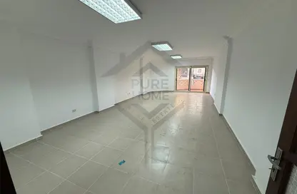 شقة - 3 غرف نوم - 2 حمامات للايجار في ميدان سموحة - سموحة - حي شرق - الاسكندرية