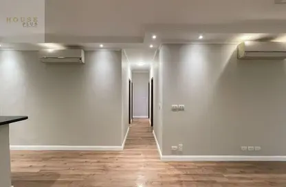 شقة - 3 غرف نوم - 2 حمامات للبيع في ذا كورت ياردز - كمبوندات الشيخ زايد - الشيخ زايد - الجيزة