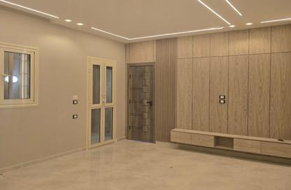 Apartment - 2 Bedrooms - 3 Bathrooms for sale in Gate 2 - Ahmose - Hadayek El Ahram - Giza