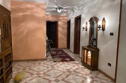 شقة - 3 غرف نوم - 2 حمامات للبيع في شارع الفالوجه - المنطقة الأولى - مدينة نصر - القاهرة