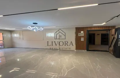 Apartment - 2 Bedrooms - 1 Bathroom for sale in Degla Palms - Al Wahat Road - 6 October City - Giza