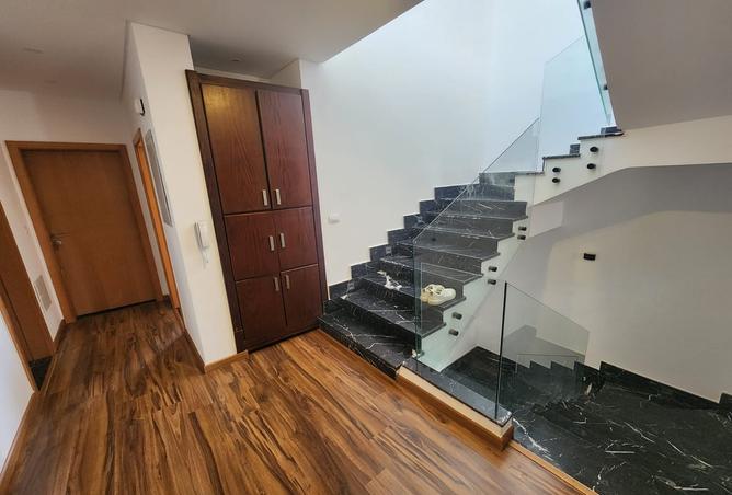 7988940 - Property Image 2