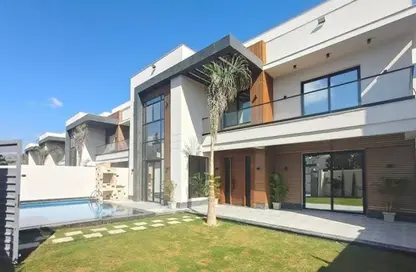 Villa - 5 Bedrooms - 6 Bathrooms for sale in Al  Rabwa - Sheikh Zayed Compounds - Sheikh Zayed City - Giza