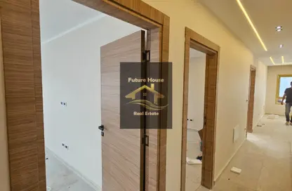 Office Space - Studio - 7 Bathrooms for rent in 10th Sector - Zahraa El Maadi - Hay El Maadi - Cairo