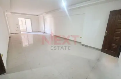 شقة - 3 غرف نوم - 3 حمامات للبيع في لوران - حي شرق - الاسكندرية