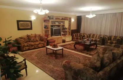 شقة - 3 غرف نوم - 2 حمامات للبيع في شارع حسن مامون - المنطقة السادسة - مدينة نصر - القاهرة