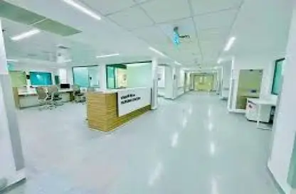 عيادة - استوديو - 2 حمامات للبيع في بي سكوير ميديكال هب - البنفسج - مدينة القاهرة الجديدة - القاهرة